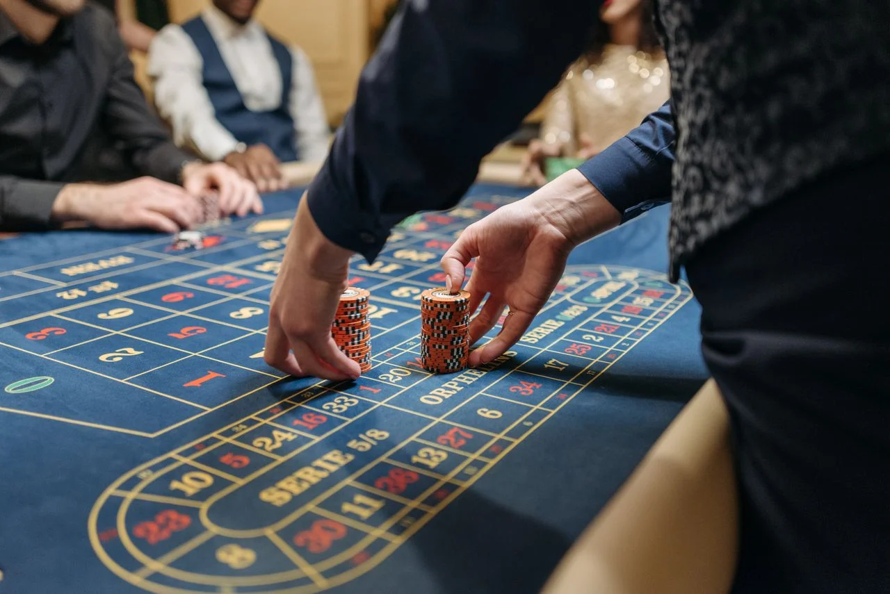 z168 – Chọn trò chơi Casino phù hợp: Slot, Live Casino và bàn chủ đề